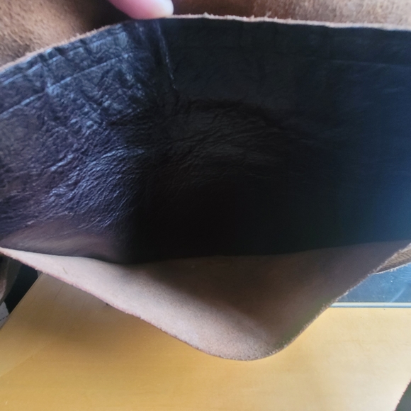 DKNY Vintage Leather Messenger bag - Picture 9 of 14